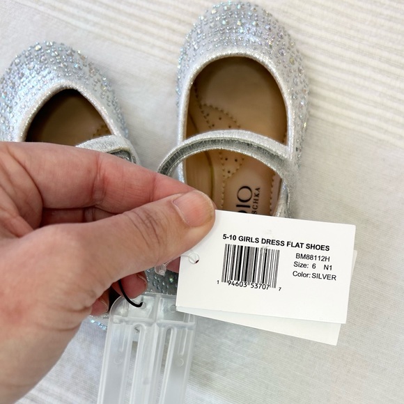 NWT Badgley Mischka Toddler Girls' Glitter Dress Shoe - Picture 8 of 12